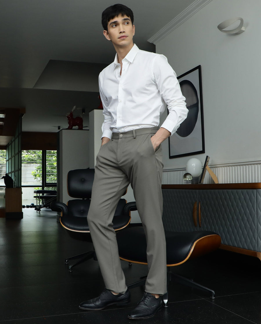 Rare Rabbit Men's Neutrons White Cotton Plain Regular Fit Full Sleeve Collared Shirt