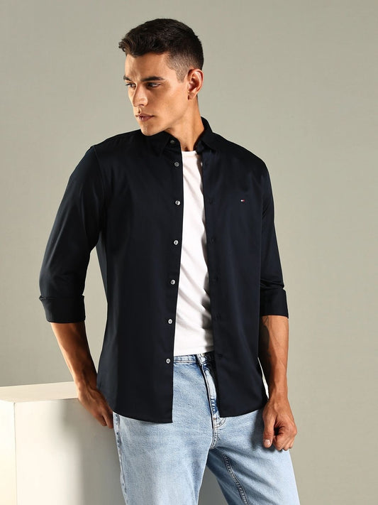 Tommy Hilfiger Men Solid Spread Collar Cotton Casual Shirt