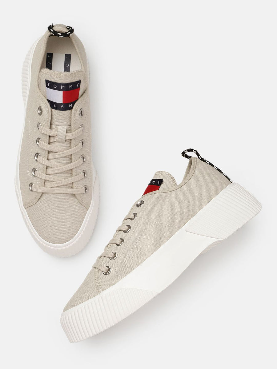Tommy Hilfiger Men Solid Canvas Regular Sneakers