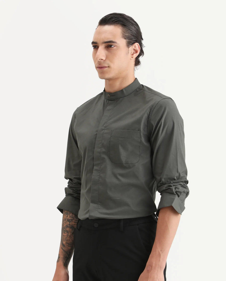 Rare Rabbit Men's Dati Dusky Olive Polyester Blend Plain Regular Fit Full Sleeve Mandarin Collar Shirt