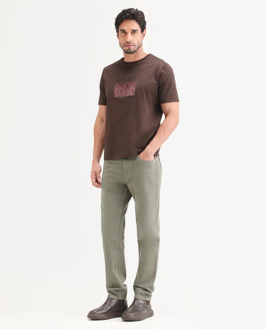 Rare Rabbit Men's Arvi G Green Cotton Fabric Shank And Zipper Kurt Carrot Plain Jeans