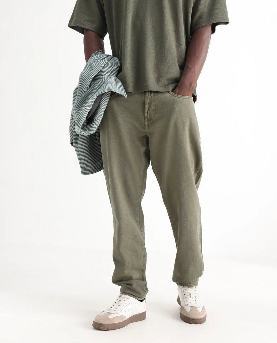 Rare Rabbit Men's Arvi Green Cotton Plain Dond Carrot Fit Jeans