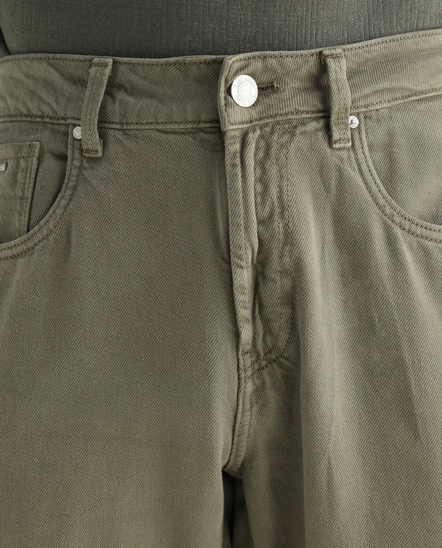 Rare Rabbit Men's Arvi Green Cotton Plain Dond Carrot Fit Jeans