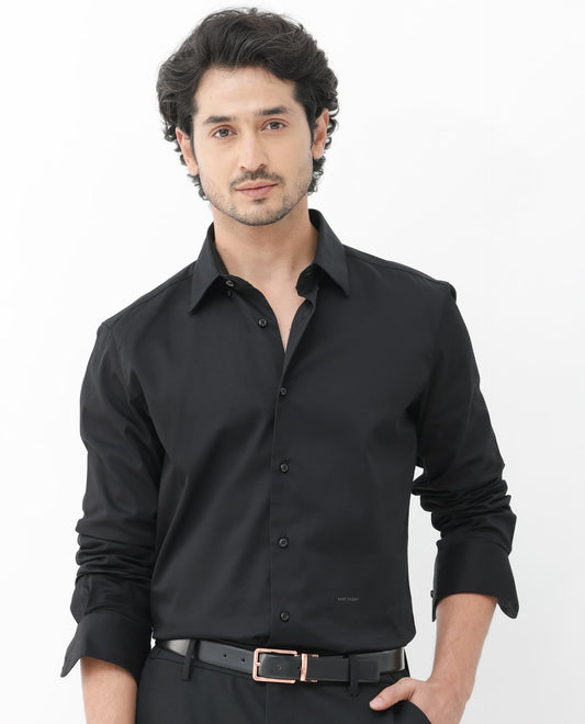 Rare Rabbit Men's Como-4 Black Cotton Plain Regular Fit Full Sleeve Collared Shirt