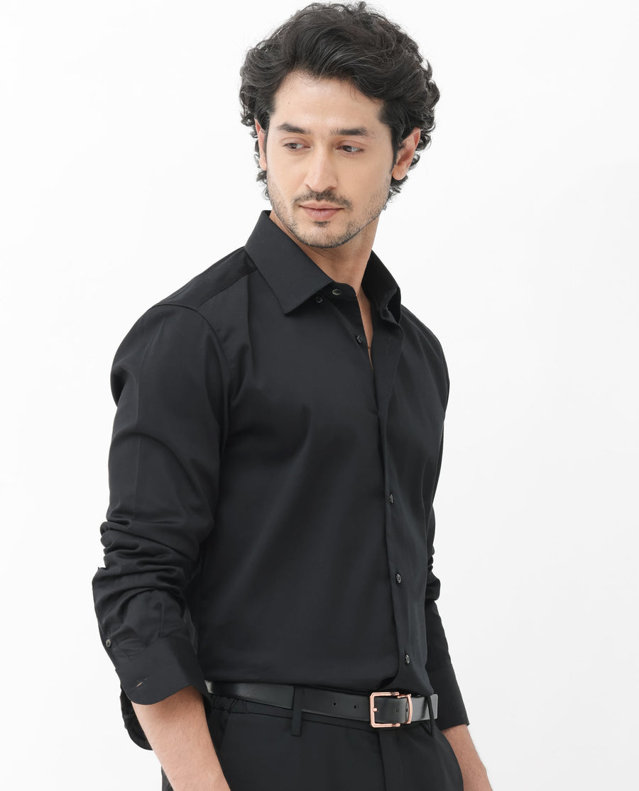Rare Rabbit Men's Como-4 Black Cotton Plain Regular Fit Full Sleeve Collared Shirt