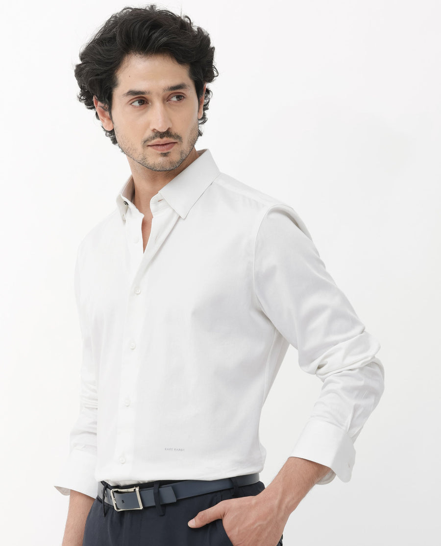 Rare Rabbit Men's Como-4 White Cotton Plain Regular Fit Full Sleeve Collared Shirt