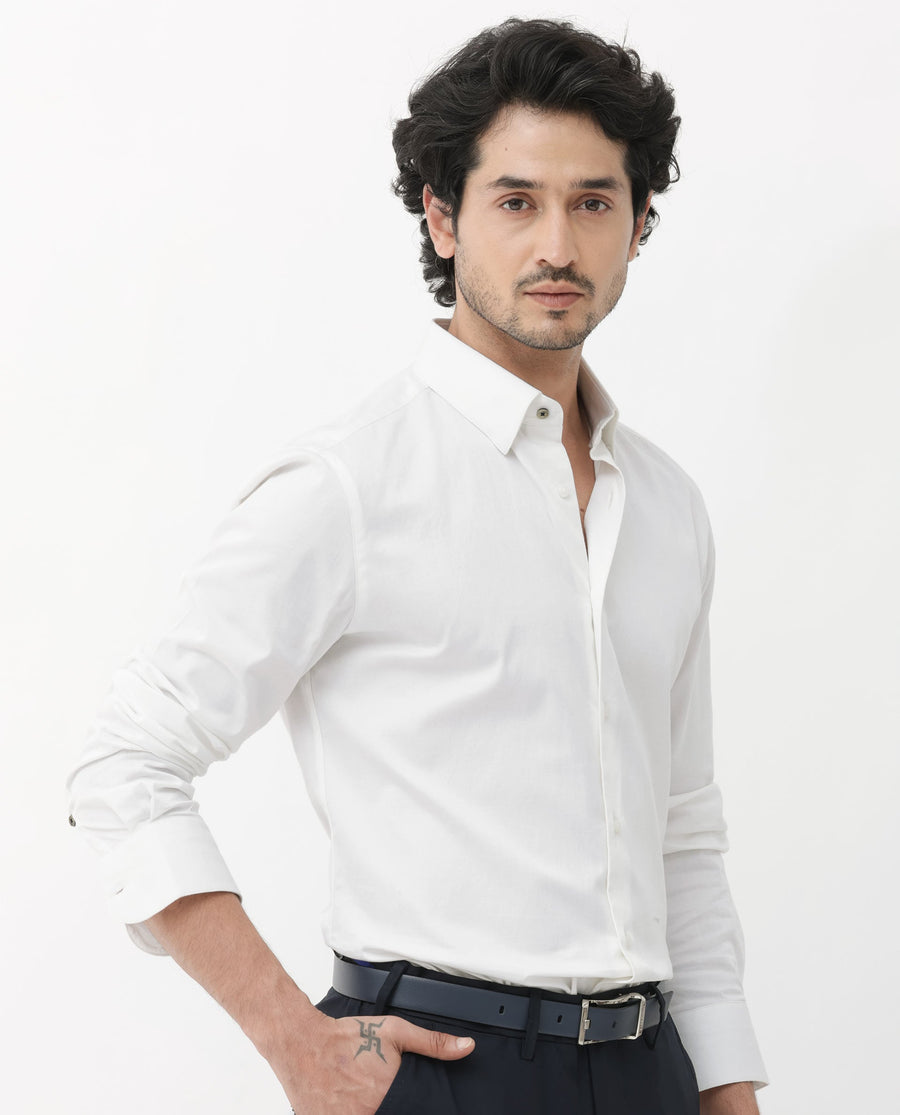 Rare Rabbit Men's Como-4 White Cotton Plain Regular Fit Full Sleeve Collared Shirt