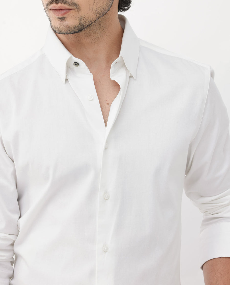 Rare Rabbit Men's Como-4 White Cotton Plain Regular Fit Full Sleeve Collared Shirt