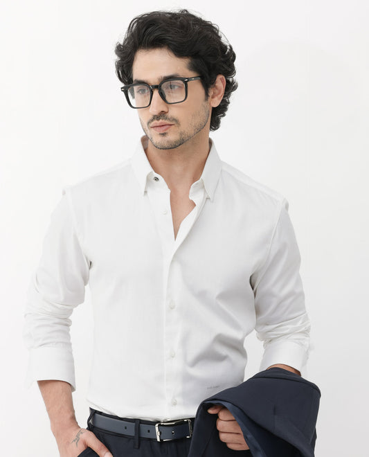 Rare Rabbit Men's Como-4 White Cotton Plain Regular Fit Full Sleeve Collared Shirt