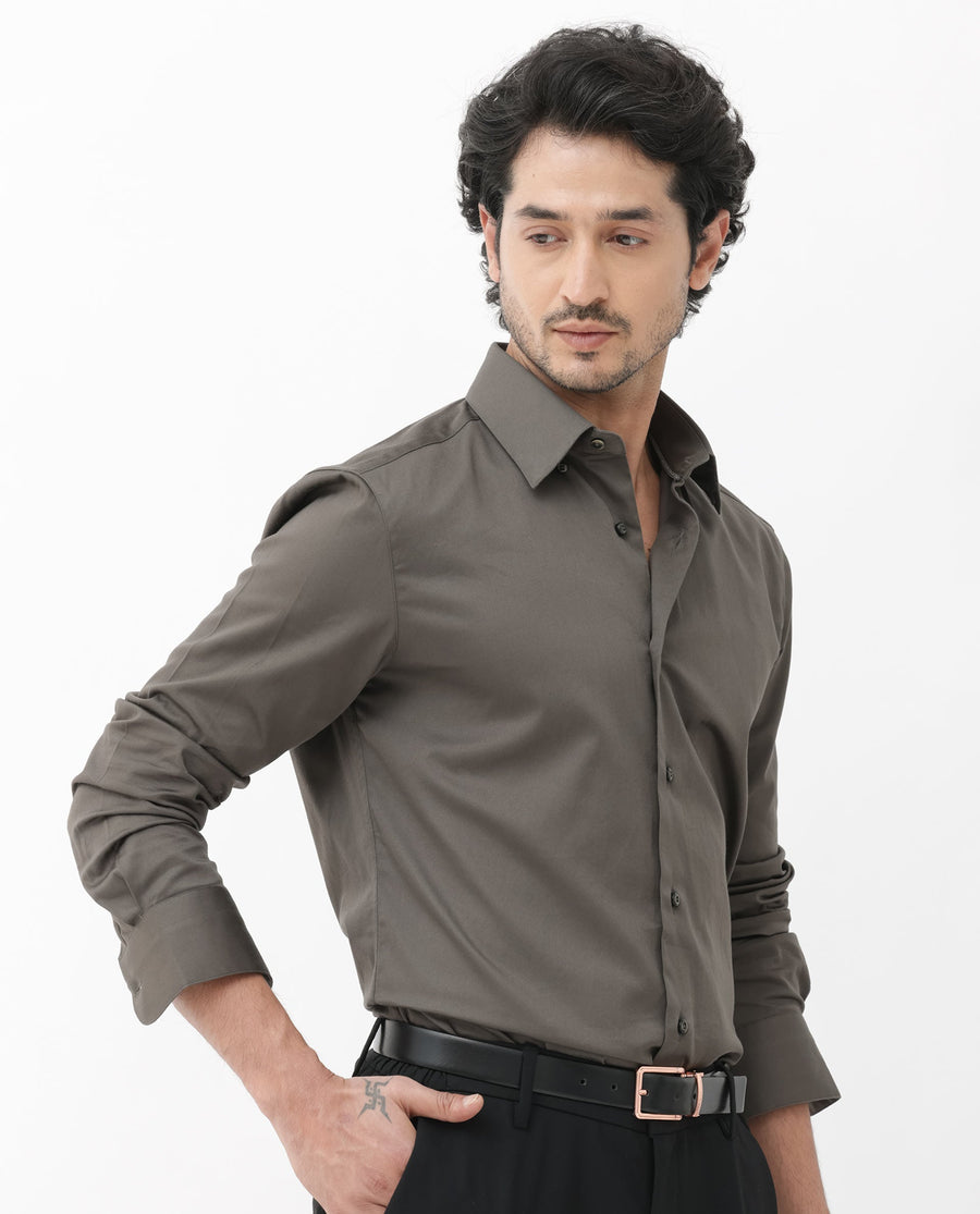 Rare Rabbit Men's Como-4 Dusky Olive Cotton Plain Regular Fit Full Sleeve Collared Shirt