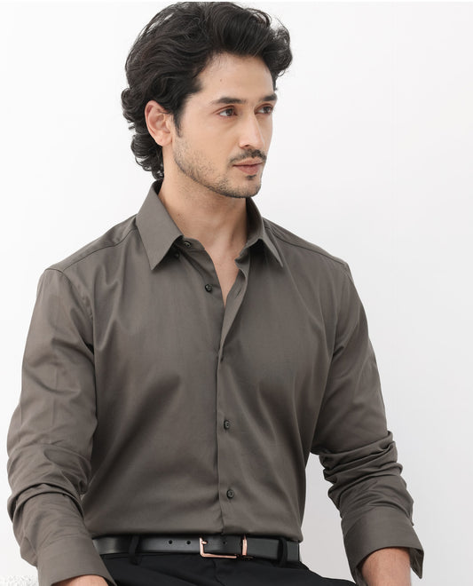 Rare Rabbit Men's Como-4 Dusky Olive Cotton Plain Regular Fit Full Sleeve Collared Shirt