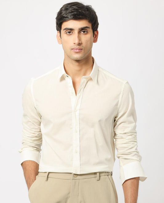 Rare Rabbit Men's Flees White Cotton Plain Regular Fit Full Sleeve Collared Shirt