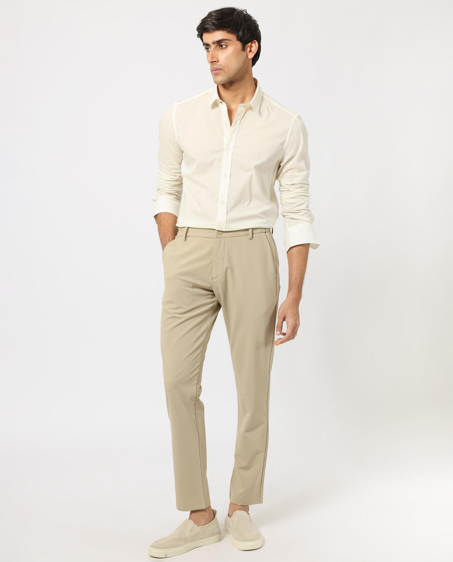 Rare Rabbit Men's Flees White Cotton Plain Regular Fit Full Sleeve Collared Shirt