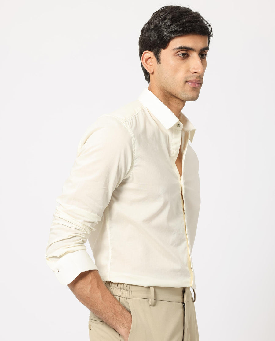 Rare Rabbit Men's Flees White Cotton Plain Regular Fit Full Sleeve Collared Shirt