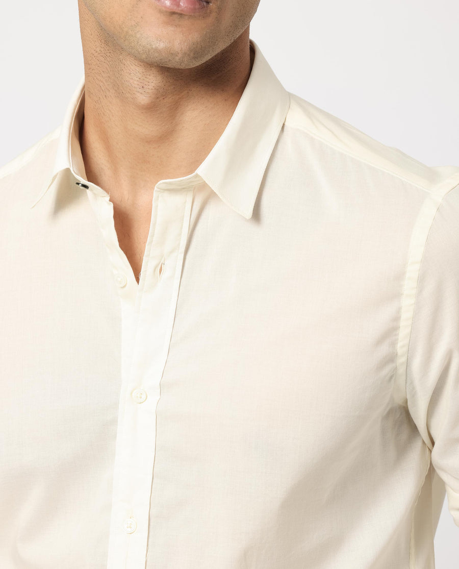 Rare Rabbit Men's Flees White Cotton Plain Regular Fit Full Sleeve Collared Shirt
