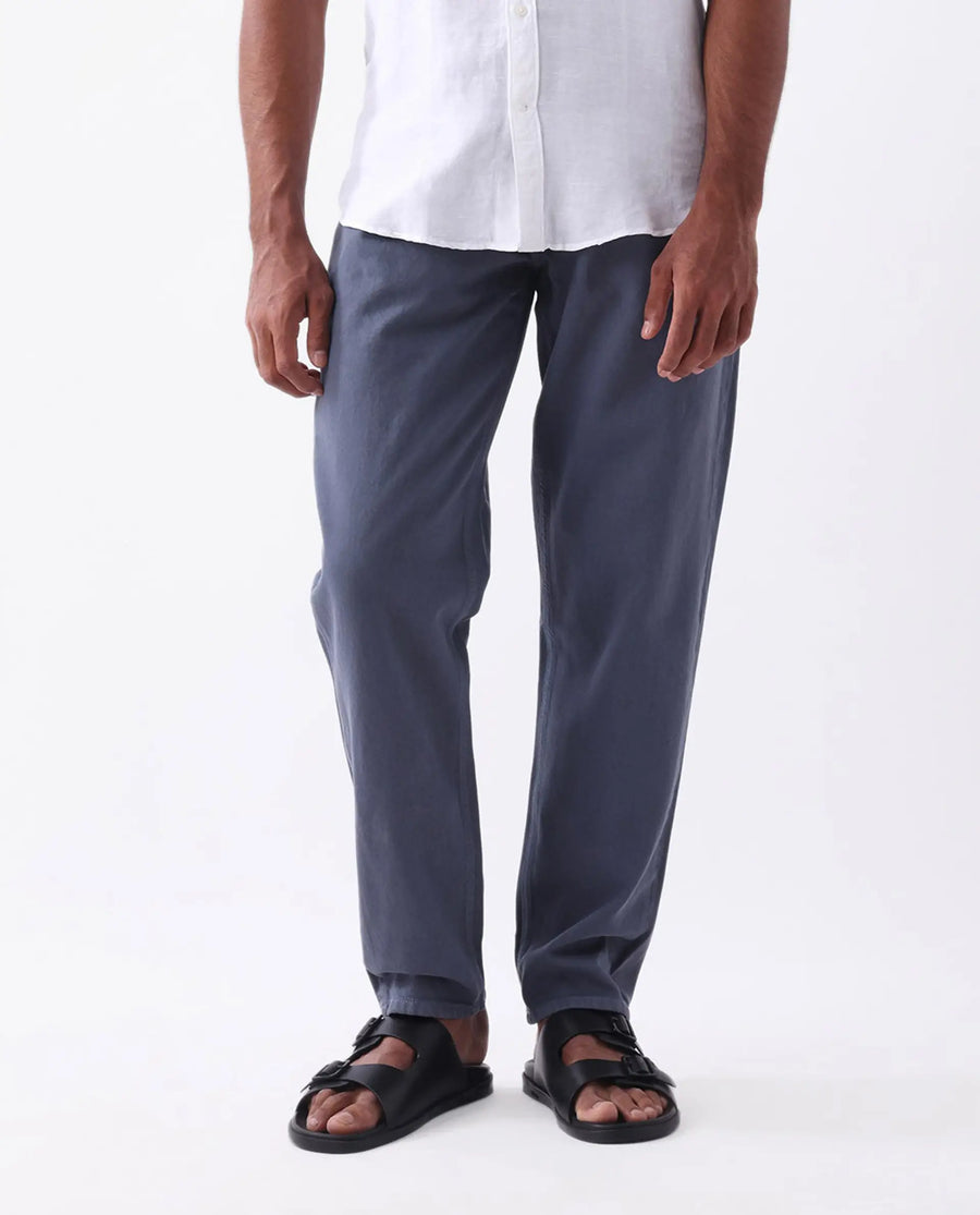 Rare Rabbit Men's Arvi Blue Cotton Plain Dond Carrot Fit Jeans