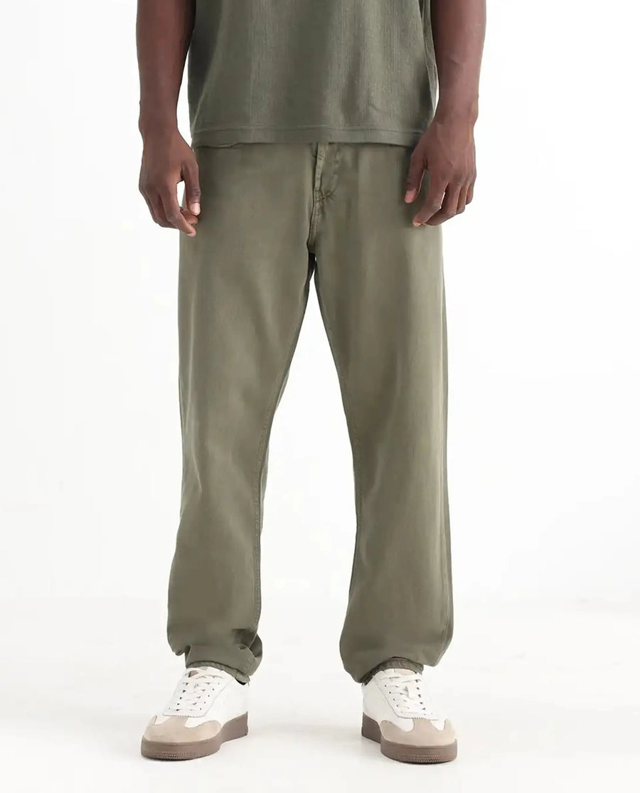 Rare Rabbit Men's Arvi Green Cotton Plain Dond Carrot Fit Jeans