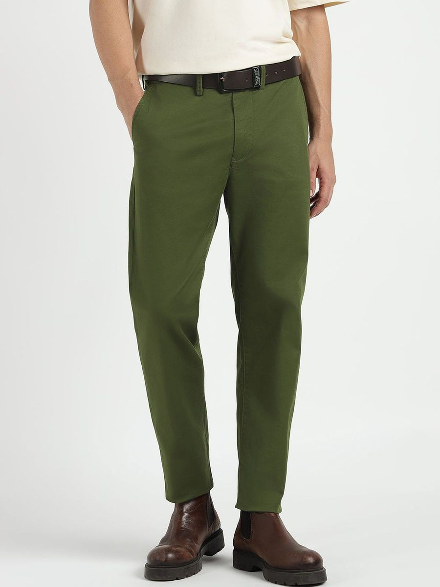 GANT Men Solid Relaxed Regular Fit Mid-Rise Trousers