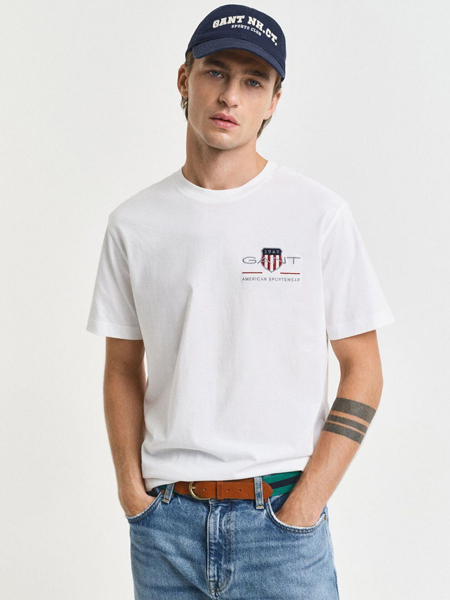 Gant Men White Solid Regular Fit Archieve Shield T-Shirt
