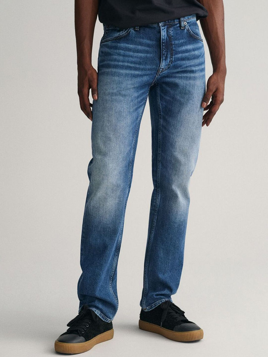 GANT Men Regular Fit Mid-Rise Light Fade Jeans
