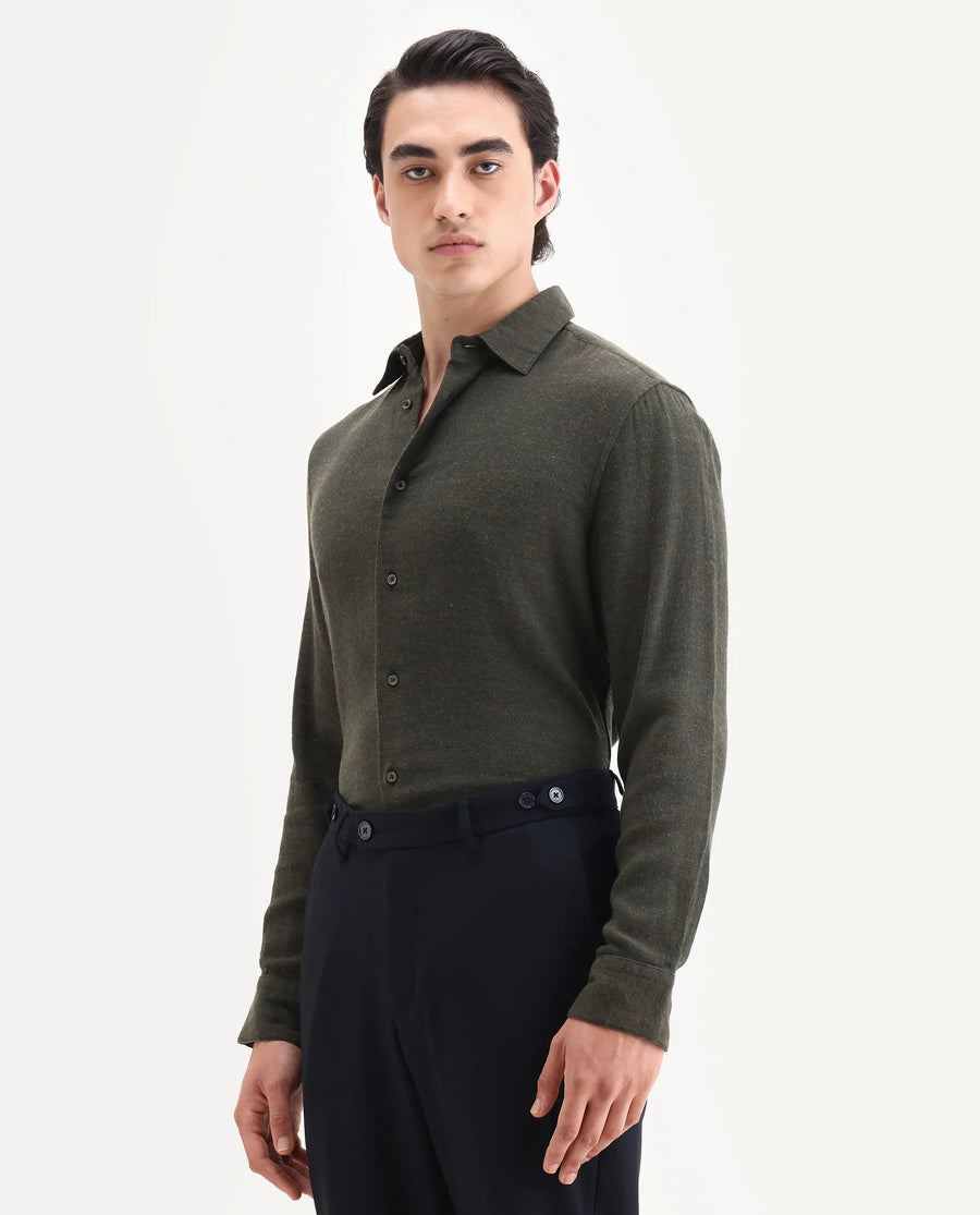 Rare Rabbit Men's Layt Dark Green Cotton Blend Fabric Spread Collar Regular Fit Plain Shirt