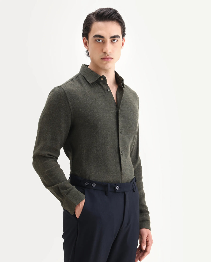 Rare Rabbit Men's Layt Dark Green Cotton Blend Fabric Spread Collar Regular Fit Plain Shirt