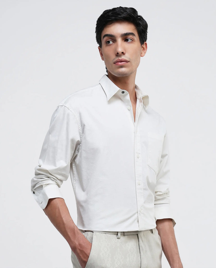 Rare Rabbit Men's Lewi Off White Cotton Plain Boxy Fit Full Sleeve Collared Shirt