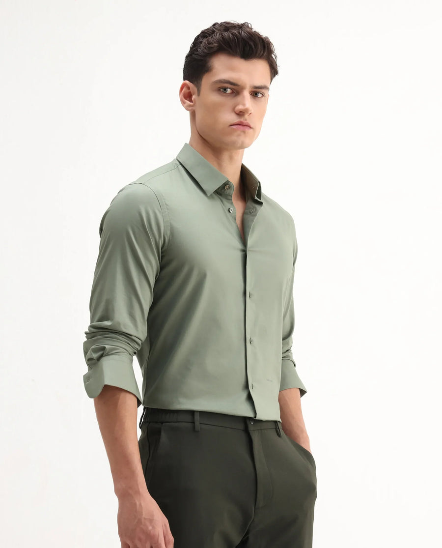 Rare Rabbit Men's Newton 25 Olive Cotton Blend Plain Regular Fit Full Sleeve Collared Shirt