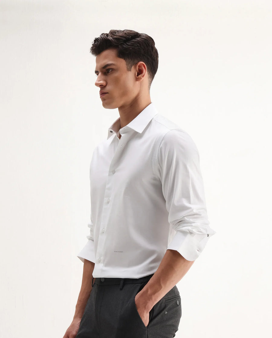 Rare Rabbit Men's Newton 25 White Cotton Blend Plain Regular Fit Full Sleeve Collared Shirt
