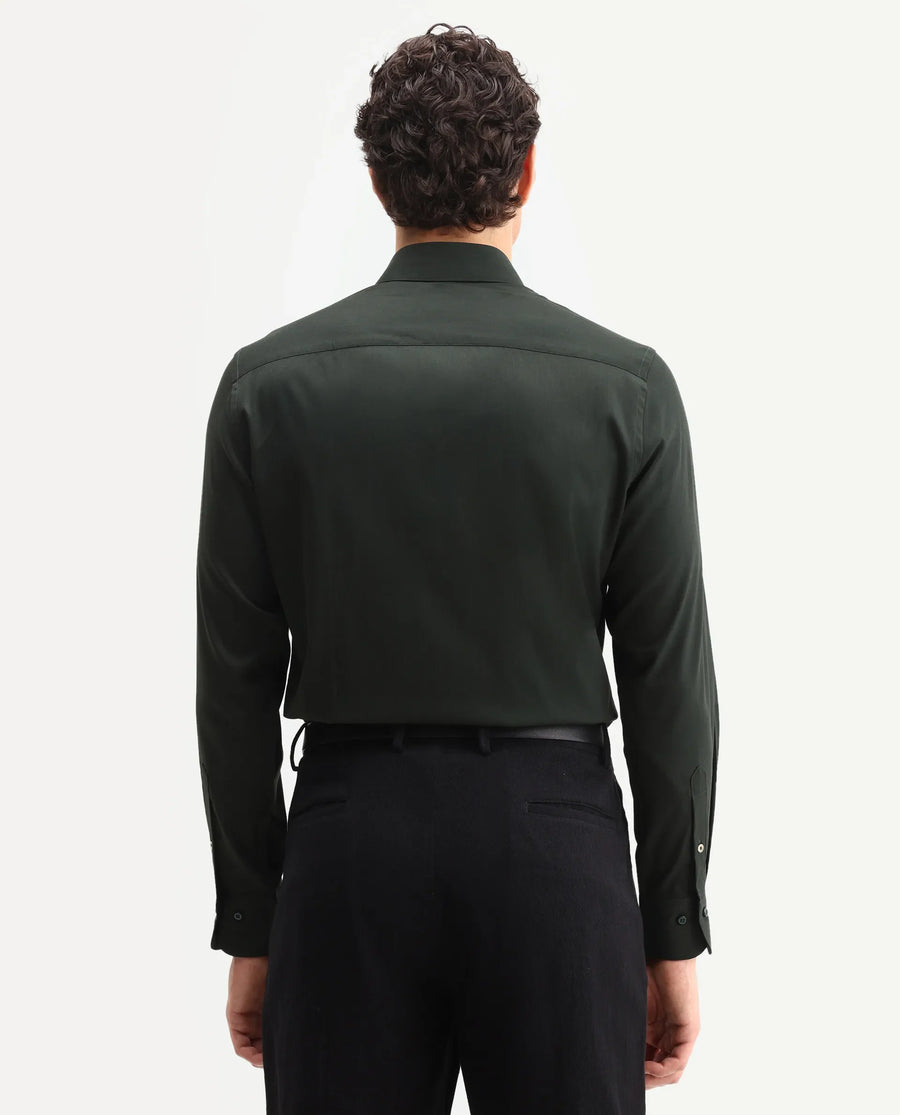 Rare Rabbit Men's Vorta Dark Green Polyester Blend Spread Collar Regular Plain Shirt