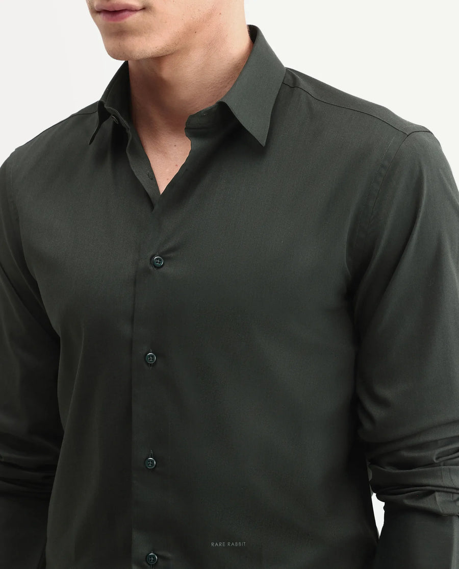 Rare Rabbit Men's Vorta Dark Green Polyester Blend Spread Collar Regular Plain Shirt