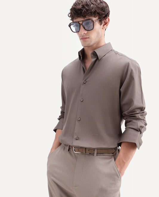 Rare Rabbit Men's Como-Aw26 Dusky Brown Cotton Blend Spread Collar Regular Plain Shirt