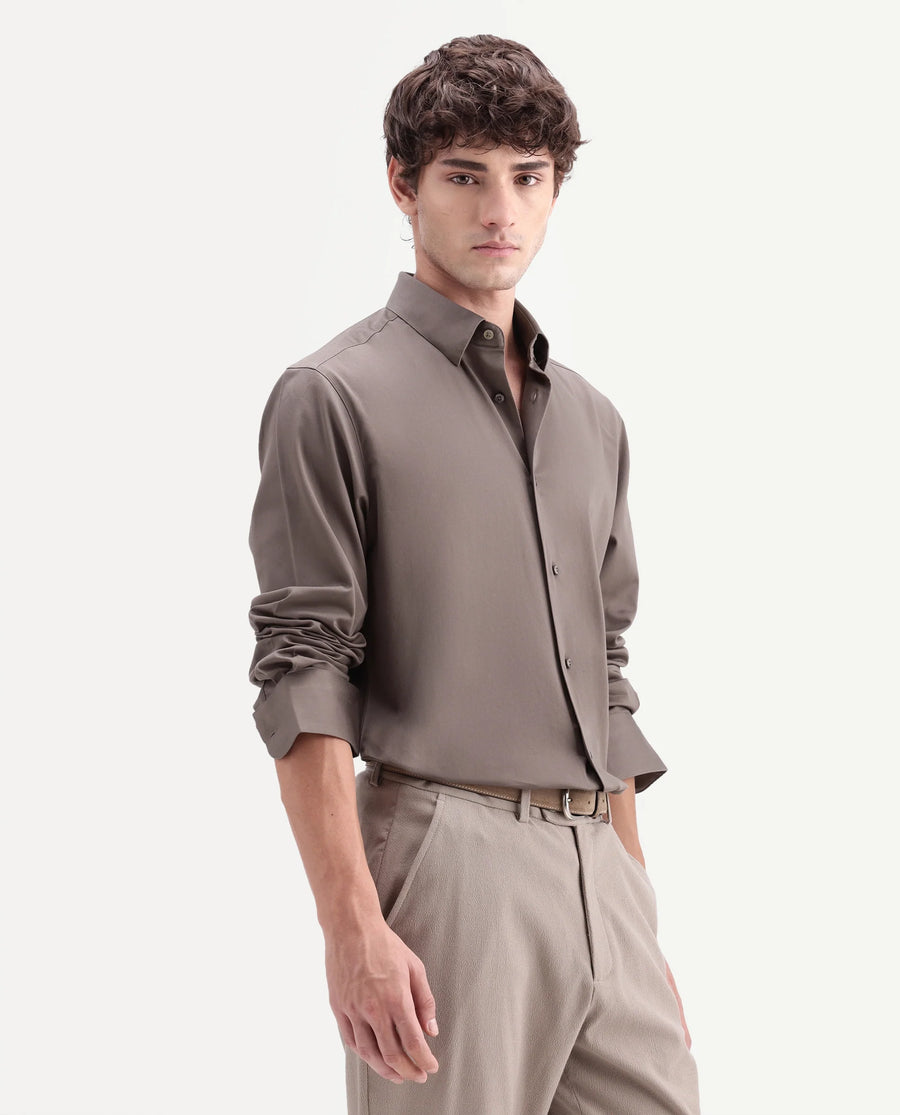 Rare Rabbit Men's Como-Aw26 Dusky Brown Cotton Blend Spread Collar Regular Plain Shirt