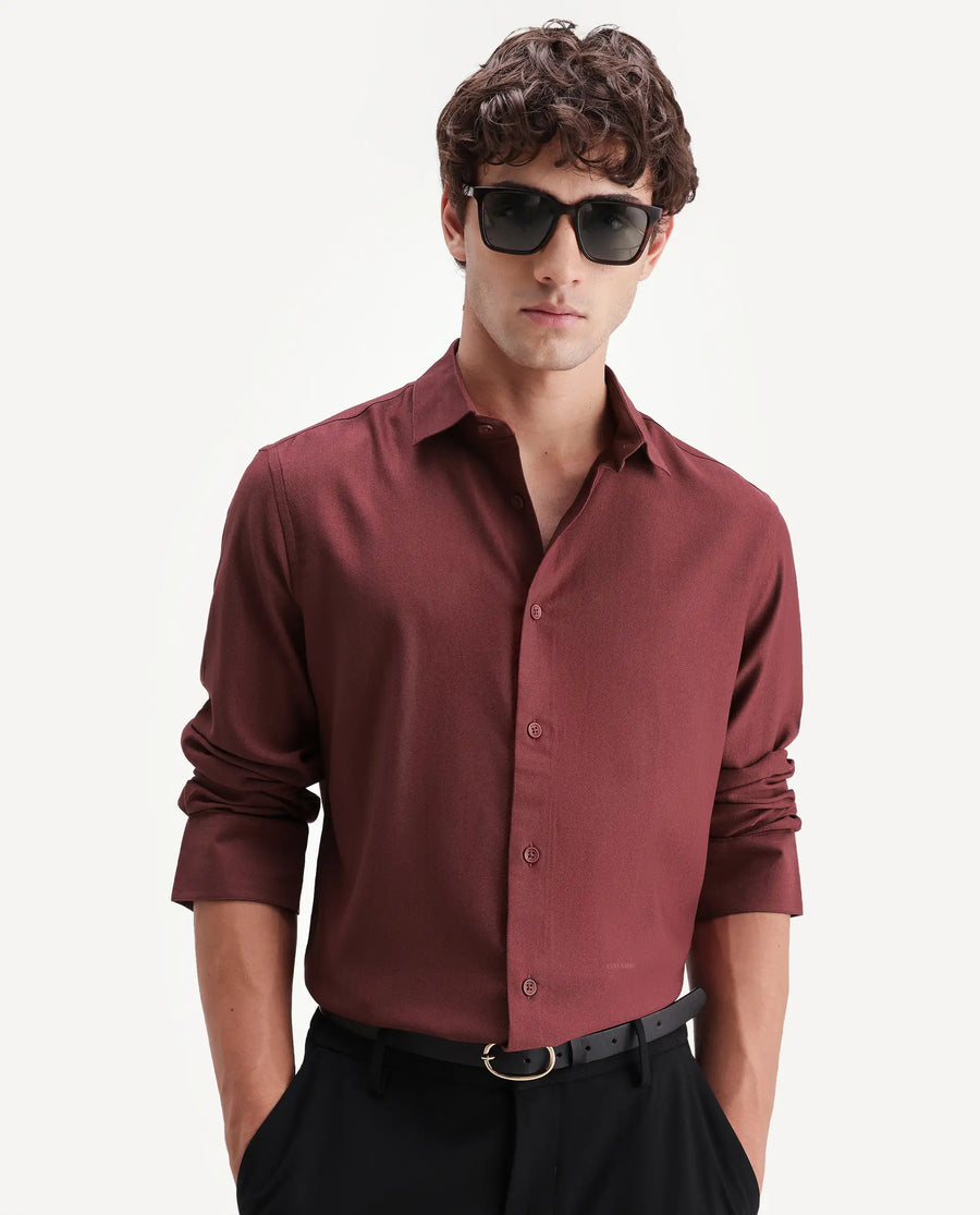 Rare Rabbit Men's Mer-Aw26 Red Viscose Blend Spread Collar Regular Plain Shirt