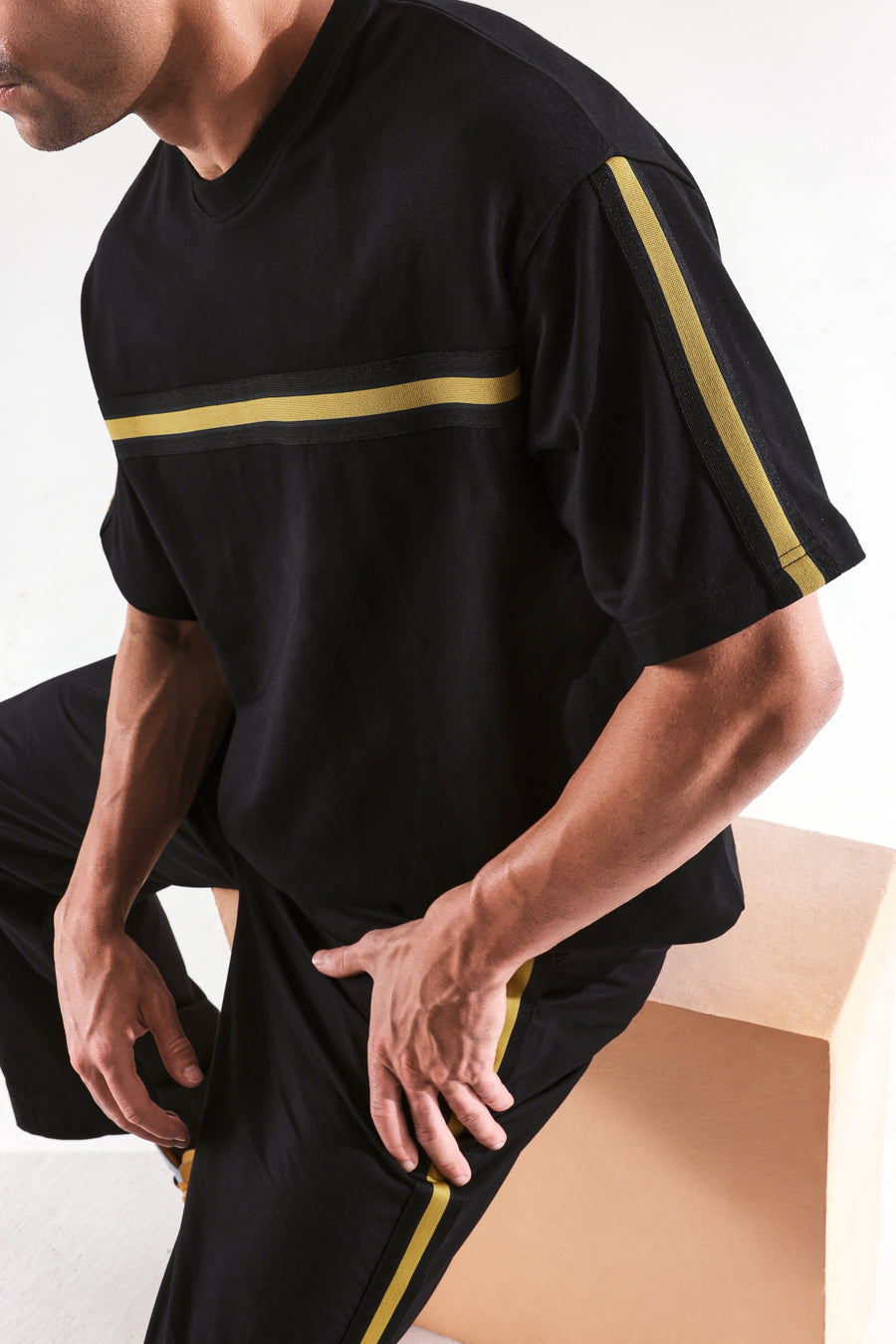 Rare Rabbit Men's Newnon-T Black Cotton Printed Boxy Fit Half Sleeve Crew Neck T-Shirt