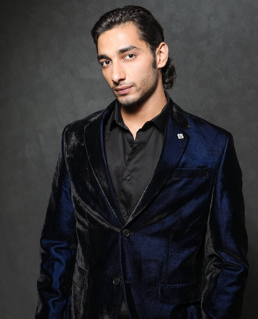 Rare Rabbit Men's Velter Dark Blue Velvet Plain Tailored Fit Full Sleeve Lapel Neck Blazer