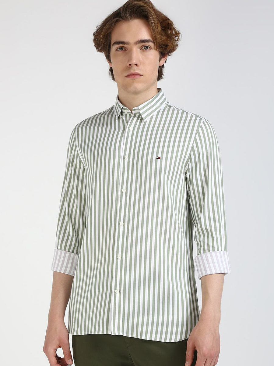Tommy Hilfiger Men Spread Collar Vertical Striped Cotton Slim Fit Casual Shirt