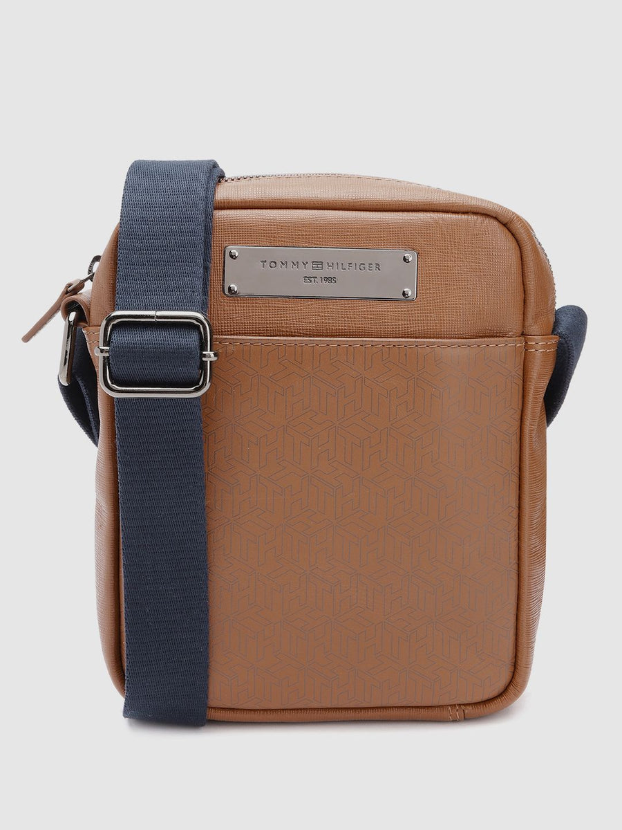 Tommy Hilfiger Men Messenger Leather Bag