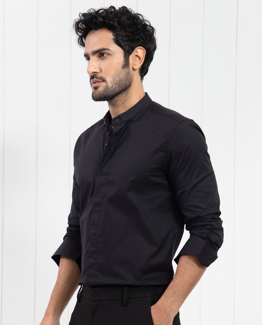 Rare Rabbit Men's Pristina Black Cotton Plain Regular Fit Full Sleeve Mandarin Collar Shirt
