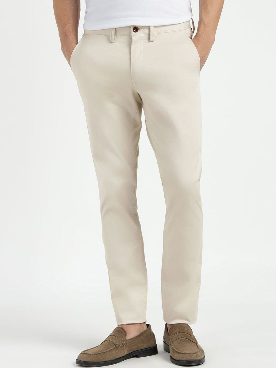GANT Men Relaxed Slim Fit Mid-Rise Trouser